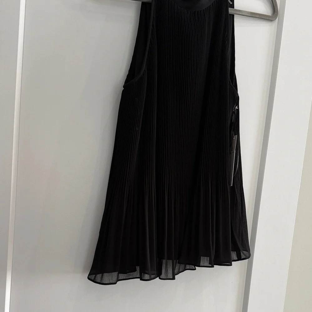 Chic Black Sleeveless Tank Top - Picture 5 of 7